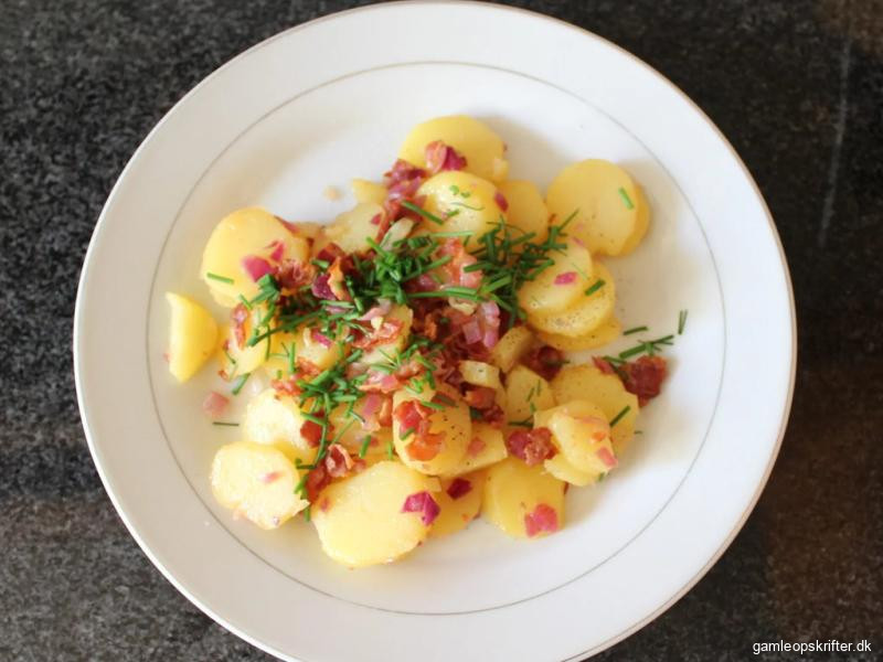 Varm kartoffelsalat med bacon